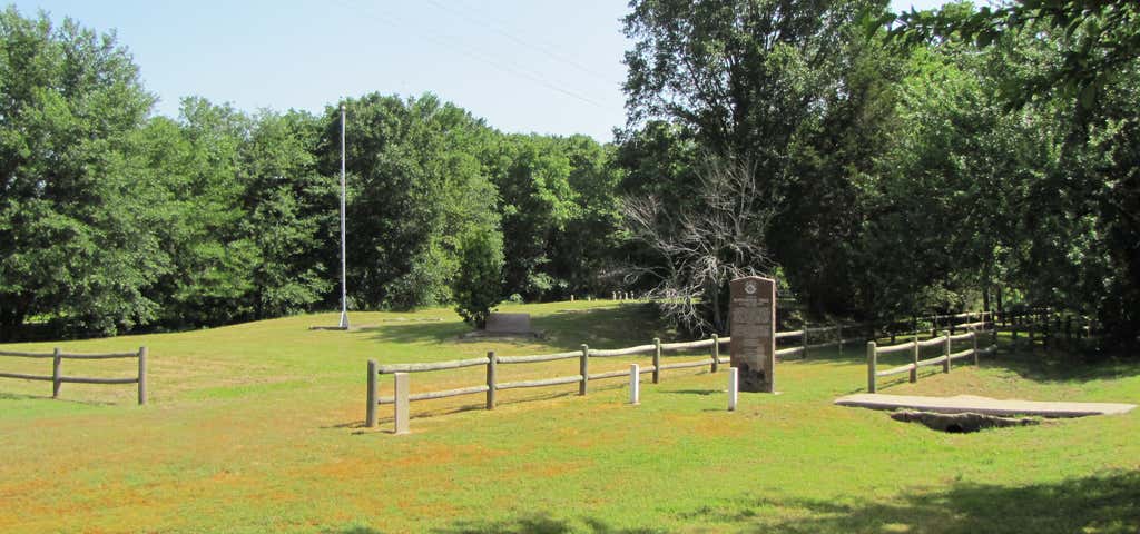 Photo of Confederate Memorial Museum & Cemetery