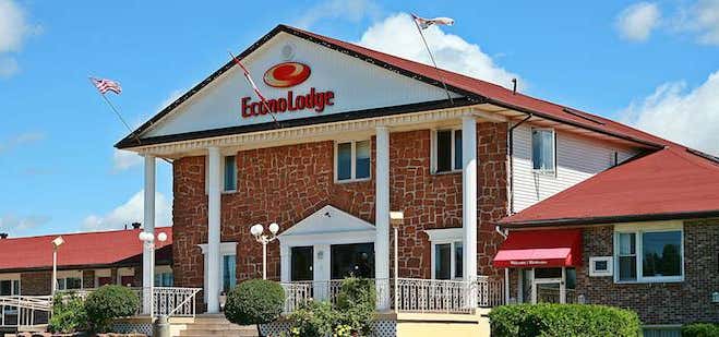 Photo of Econo Lodge Inn & Suites Natchitoches