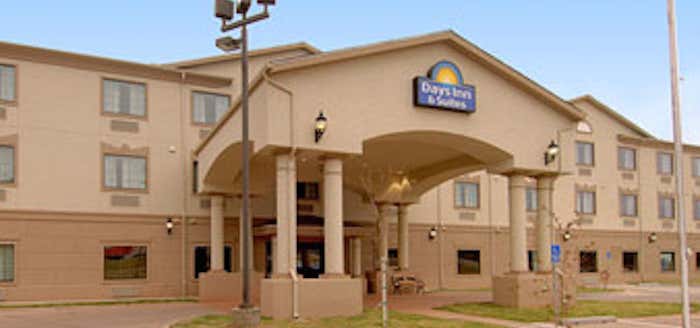 Photo of Days Inn And Suites - Wichita Falls