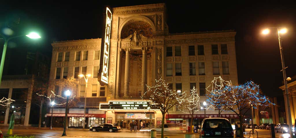 Photo of Rialto Square Theatre