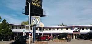 Downtown Xenion Motel