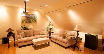 Heron Cove Bed & Breakfast at Silverstream Plantation, Richmond Hill
