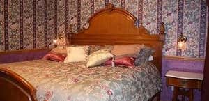 Green Tree Lodge, Campground & Love Shacks