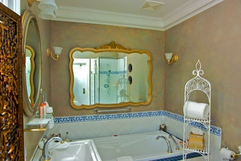Deep Soaking Bathtub