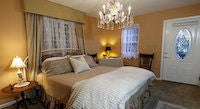 Cottage, 1 Queen Bed: <strong>1 Queen Bed</strong><br />161 sq feet (15 sq meters)<br /><br /><b>Relax</b> - Fireplace<br /><b>Internet</b> - Free WiFi <br /> <b>Food & Drink</b> - Free bottled water<br /><b>Bathroom</b> - Private bathroom, bathrobes, and a bathtub or shower with a rainfall showerhead<br /><b>Practical</b> - Rollaway/extra beds available on request<br /><b>Comfort</b> - Air conditioning and daily housekeeping<br />Non-Smoking<br />