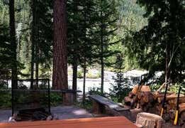Photo of Mt. Robson Mountain River Lodge