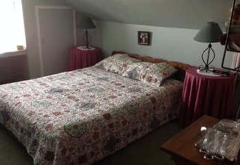 Photo of Maple Tourist Home Bed & Breakfast