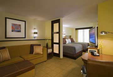 Photo of Renaissance Baton Rouge Hotel, A Marriott Luxury & Lifestyle Hotel