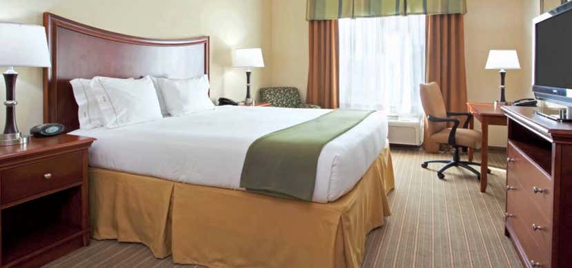 Photo of Holiday Inn Express & Suites Portland-Jantzen Beach, an IHG Hotel