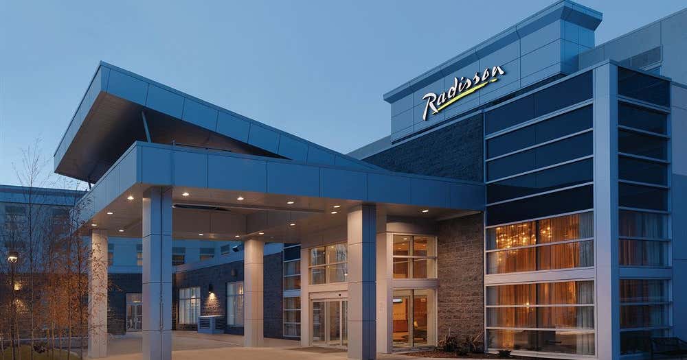 Radisson Hotel & Conference Centre Calgary Airport, Alberta Roadtrippers