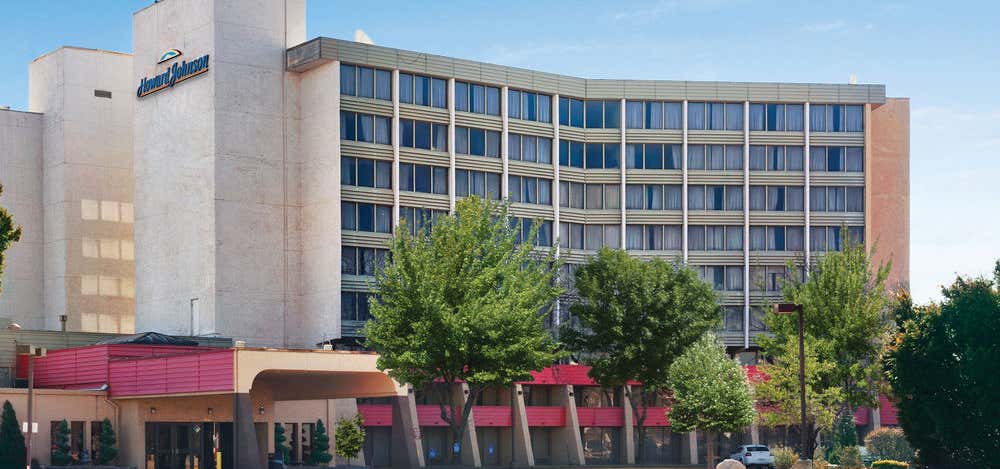 Photo of Howard Johnson Plaza Kansas City Hotel And Conference Center