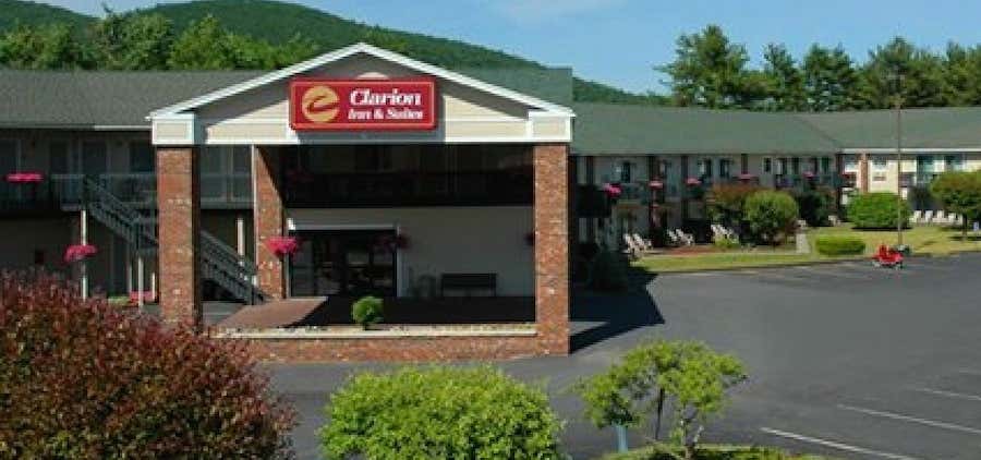 Photo of Clarion Inn & Suites at The Outlets of Lake George