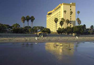 Photo of Crowne Plaza Hotel Ventura Beach