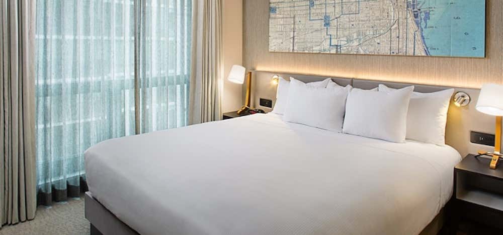 Photo of Hilton Chicago/Magnificent Mile Suites