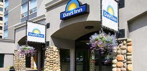 Days Inn by Wyndham Edmonton Downtown