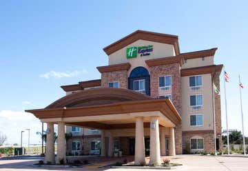 Photo of Holiday Inn Express & Suites Fresno South