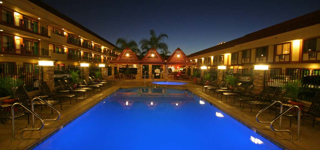 Photo of Tropicana Inn & Suites