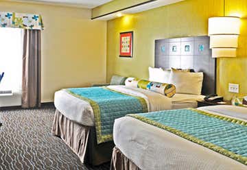 Photo of La Quinta Inn and Suites Grand Prairie South