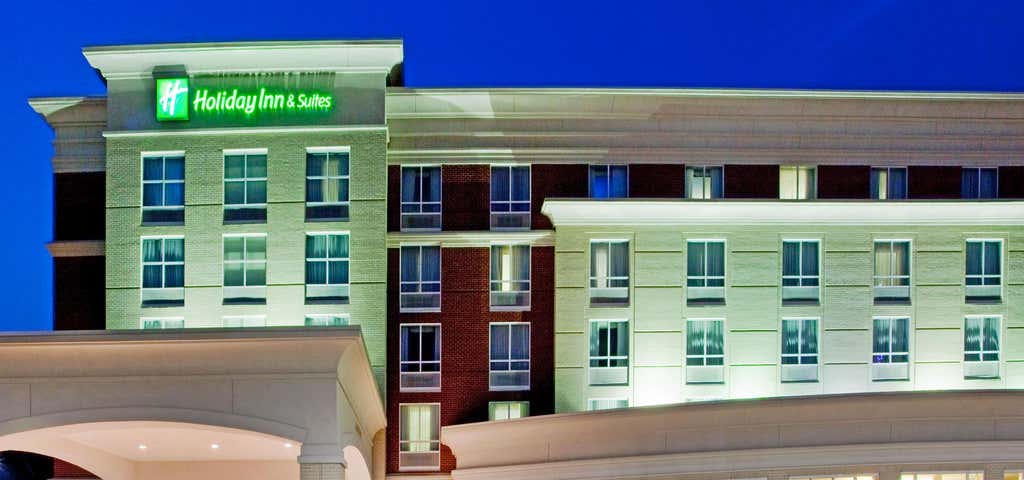 Photo of Holiday Inn & Suites Williamsburg-Historic Gateway, an IHG Hotel