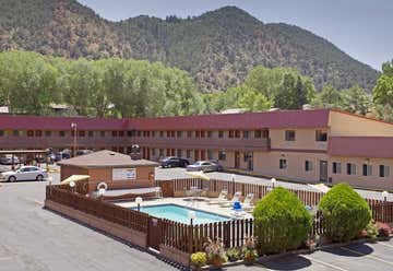 Photo of Glenwood Springs Cedar Lodge