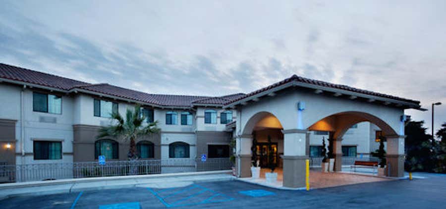 Photo of Holiday Inn Express & Suites Marina - State Beach Area, an IHG Hotel