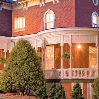The Carriage House Inn Bed and Breakfast