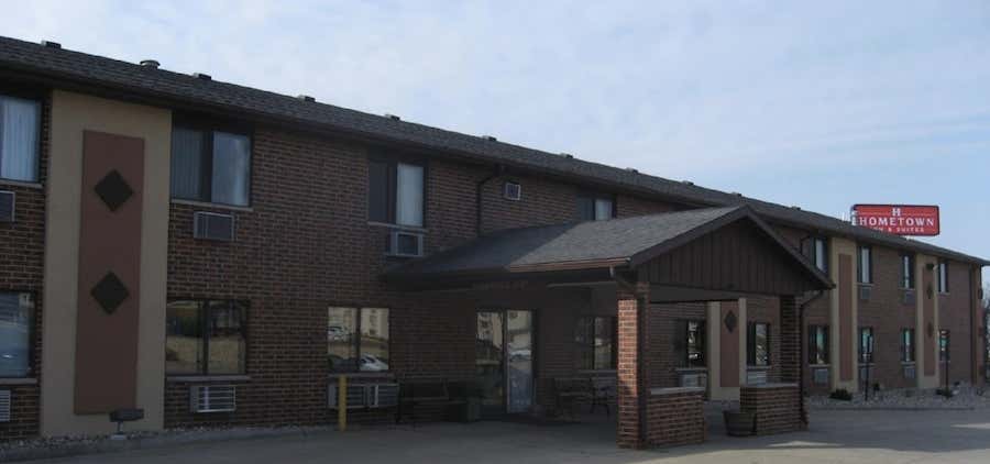 Photo of Hometown Inn & Suites Cedar Rapids