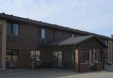 Photo of Hometown Inn & Suites Cedar Rapids
