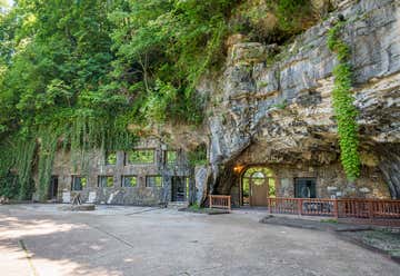 Photo of Beckham Creek Cave Lodge