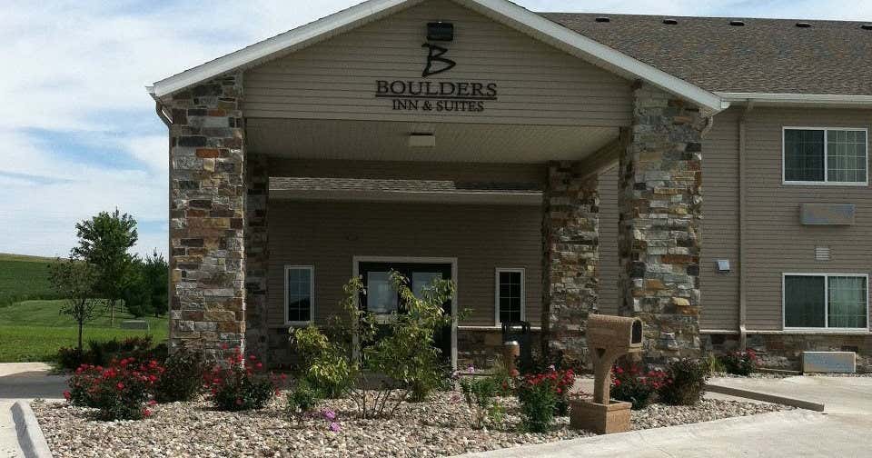 Boulders Inn & Suites, Atlantic Roadtrippers
