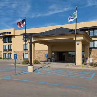 Holiday Inn Express & Suites Colby, an IHG Hotel