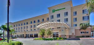 Holiday Inn Hotel & Suites Bakersfield