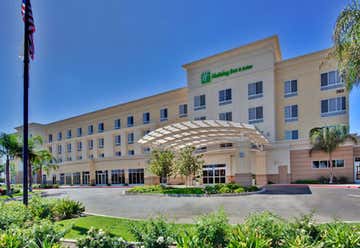 Photo of Holiday Inn Hotel & Suites Bakersfield