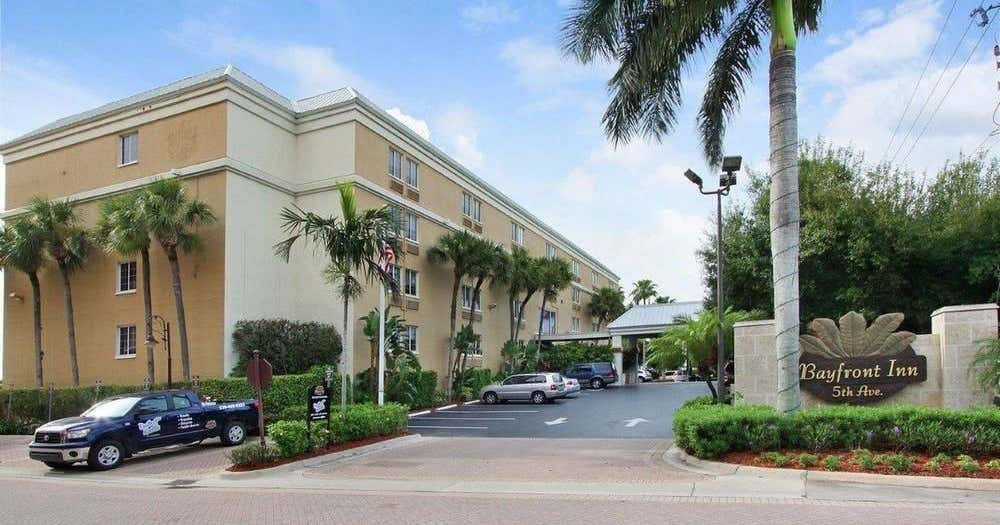 Bayfront Inn 5th Ave., Naples Roadtrippers