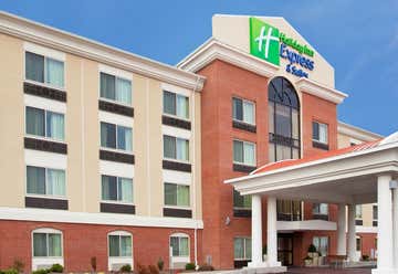 Photo of Holiday Inn Express & Suites Niagara Falls