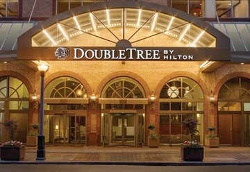 Photo of DoubleTree by Hilton Hotel Toronto Downtown