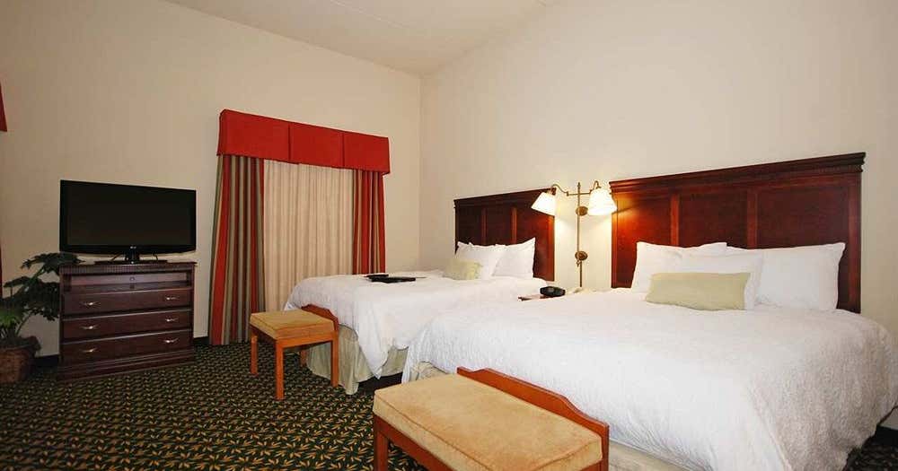 Hampton Inn & Suites Lamar, Mill Hall Roadtrippers