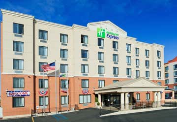 Photo of Holiday Inn Express Staten Island West