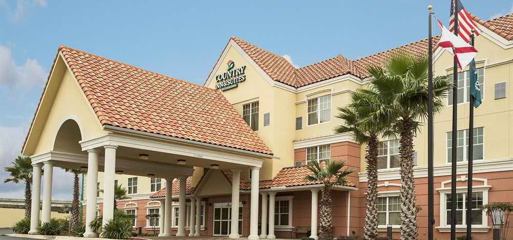 Photo of Country Inn & Suites by Radisson, Crestview, FL