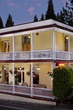 Photo of Yosemite Riverside Inn | Roadtrippers