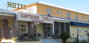 Captain's Table Lodge And Villas