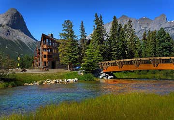 Photo of Rundle Cliffs Lodge
