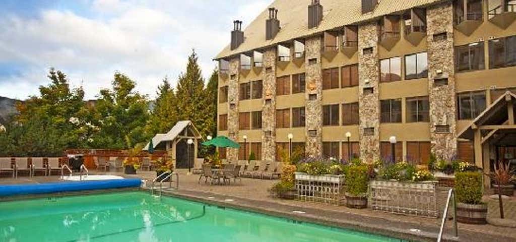 Photo of Mountain Side Hotel Whistler By Executive