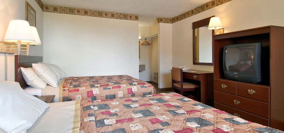 Photo of Days Inn & Suites by Wyndham Wichita