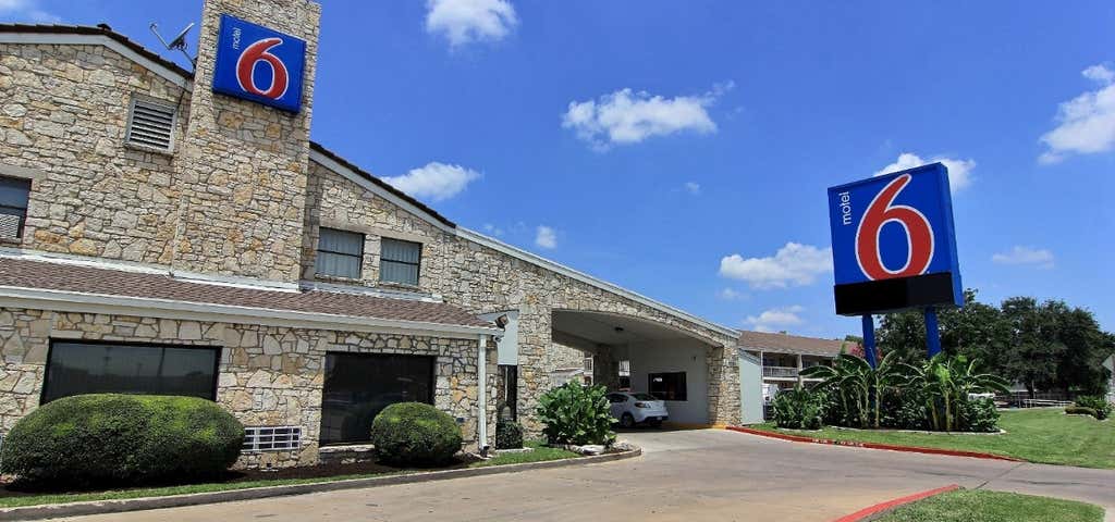 Photo of Motel 6 Austin, TX - Central Downtown UT