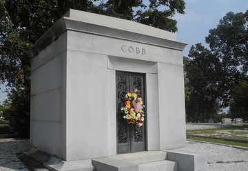 Photo of Ty Cobb's Grave