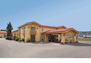 Photo of La Quinta Inn & Suites