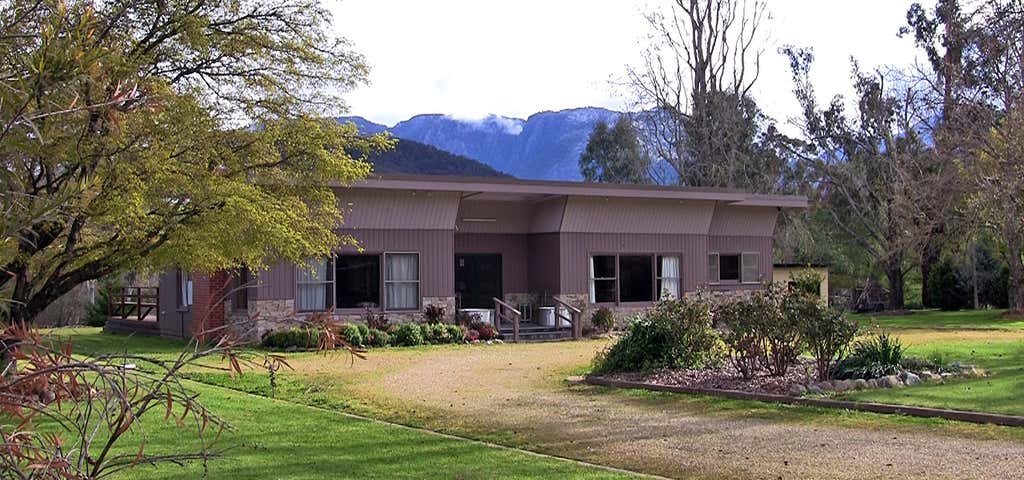 Photo of Buffalo Motel and Country Retreat