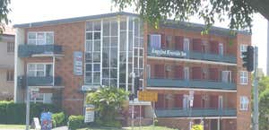 Kingsford Riverside Inn