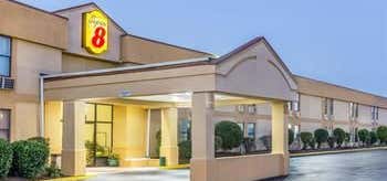 Photo of Super 8 by Wyndham Knoxville Downtown Area